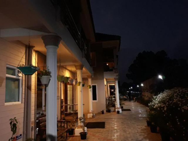 Paradise Perfect - Non Smoking Non Alcoholic No Unmarried Couples Ooty Bagian luar foto